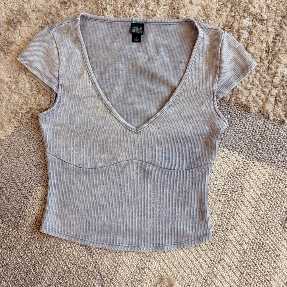 Wild Fable Women XS Blue Ribbed V-Neck Underbust Seam Acid Wash Crop Top Tee